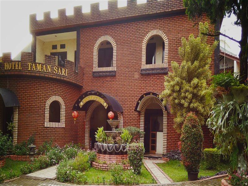 Taman Sari Hotel Dan Resort Sukabumi Luaran gambar