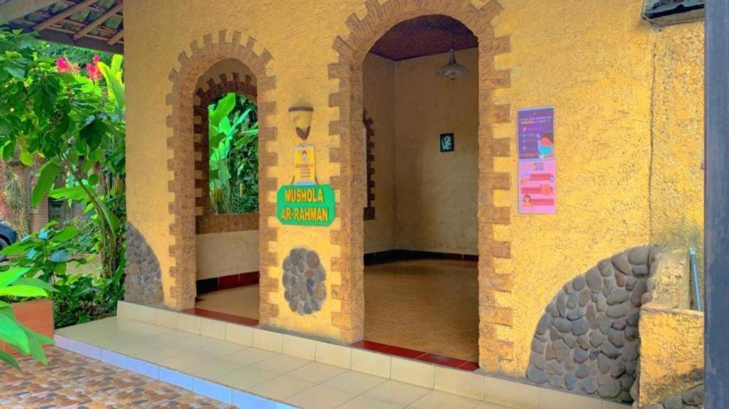 Taman Sari Hotel Dan Resort Sukabumi Luaran gambar