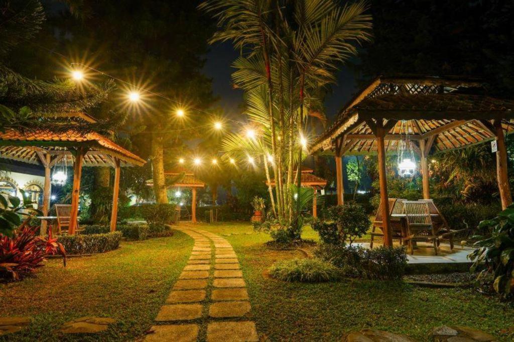 Taman Sari Hotel Dan Resort Sukabumi Luaran gambar
