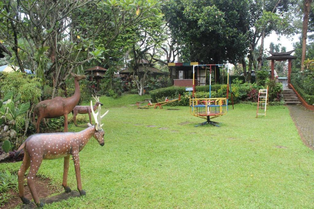 Taman Sari Hotel Dan Resort Sukabumi Luaran gambar