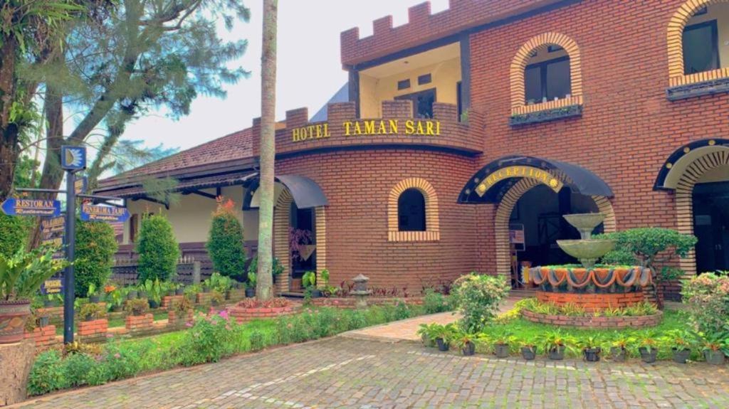 Taman Sari Hotel Dan Resort Sukabumi Luaran gambar