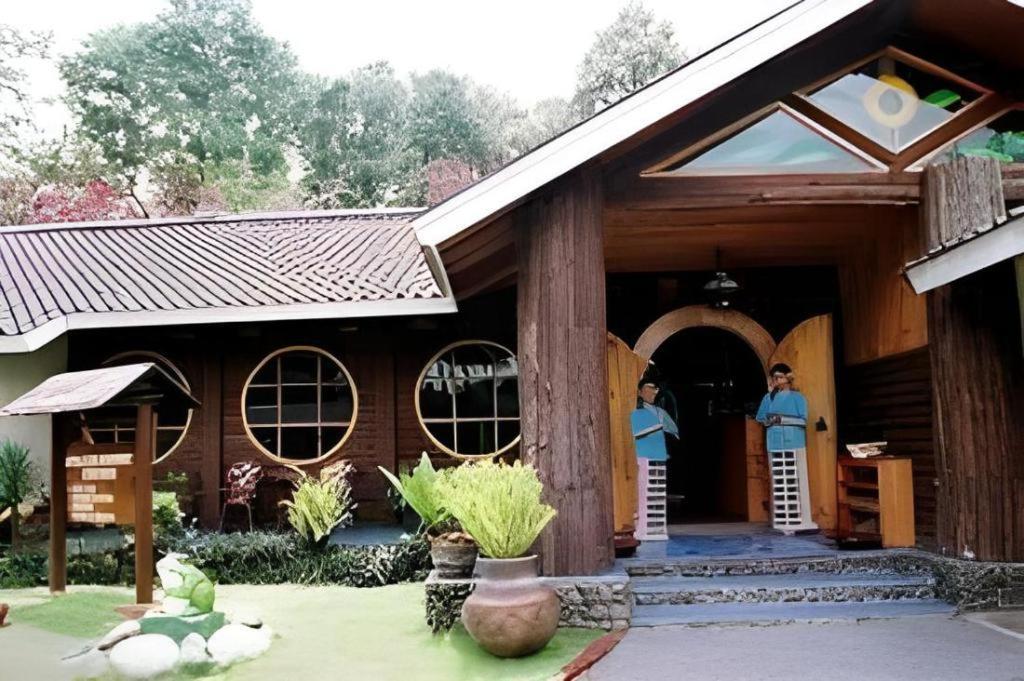 Taman Sari Hotel Dan Resort Sukabumi Luaran gambar
