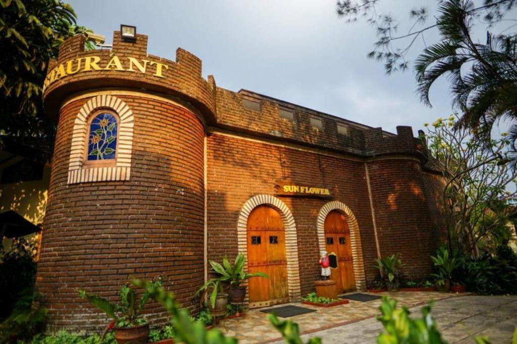 Taman Sari Hotel Dan Resort Sukabumi Luaran gambar
